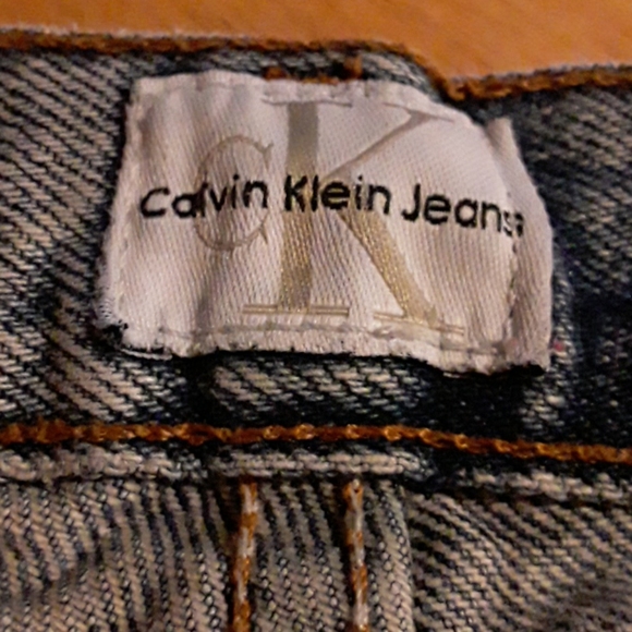 CALVIN KLEIN JEANS  MENS (  36" x 29 " ). - Picture 6 of 10